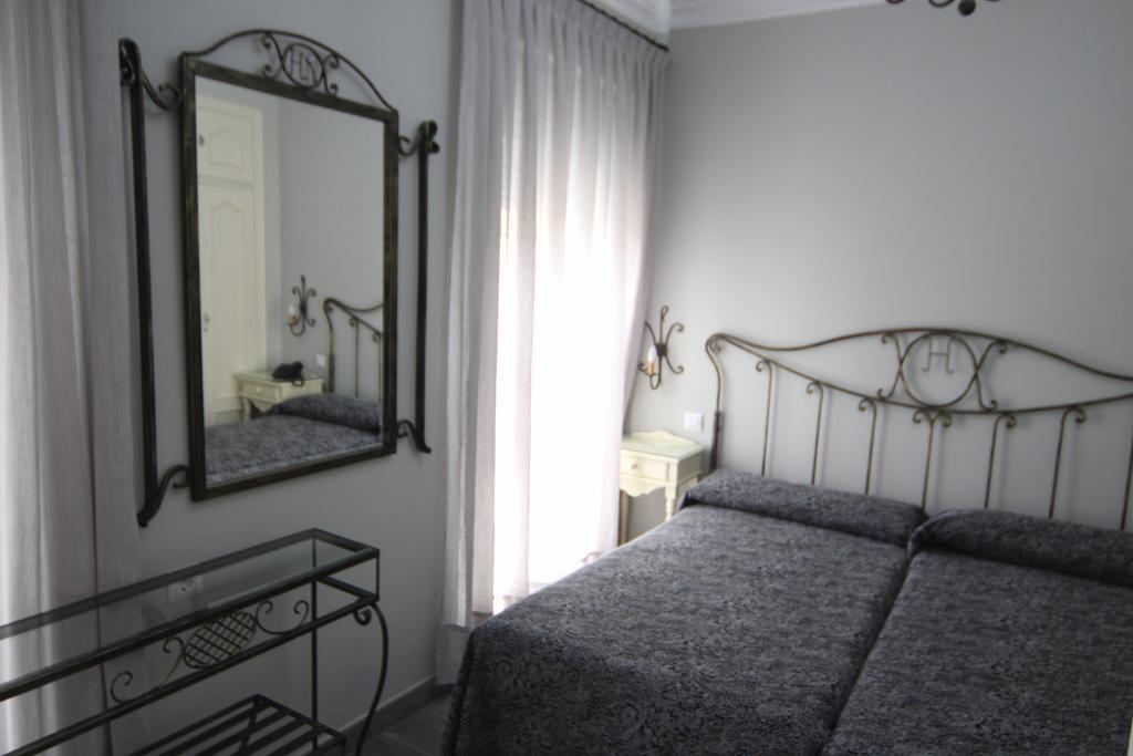 Hostal Roma Sevilla Exterior foto